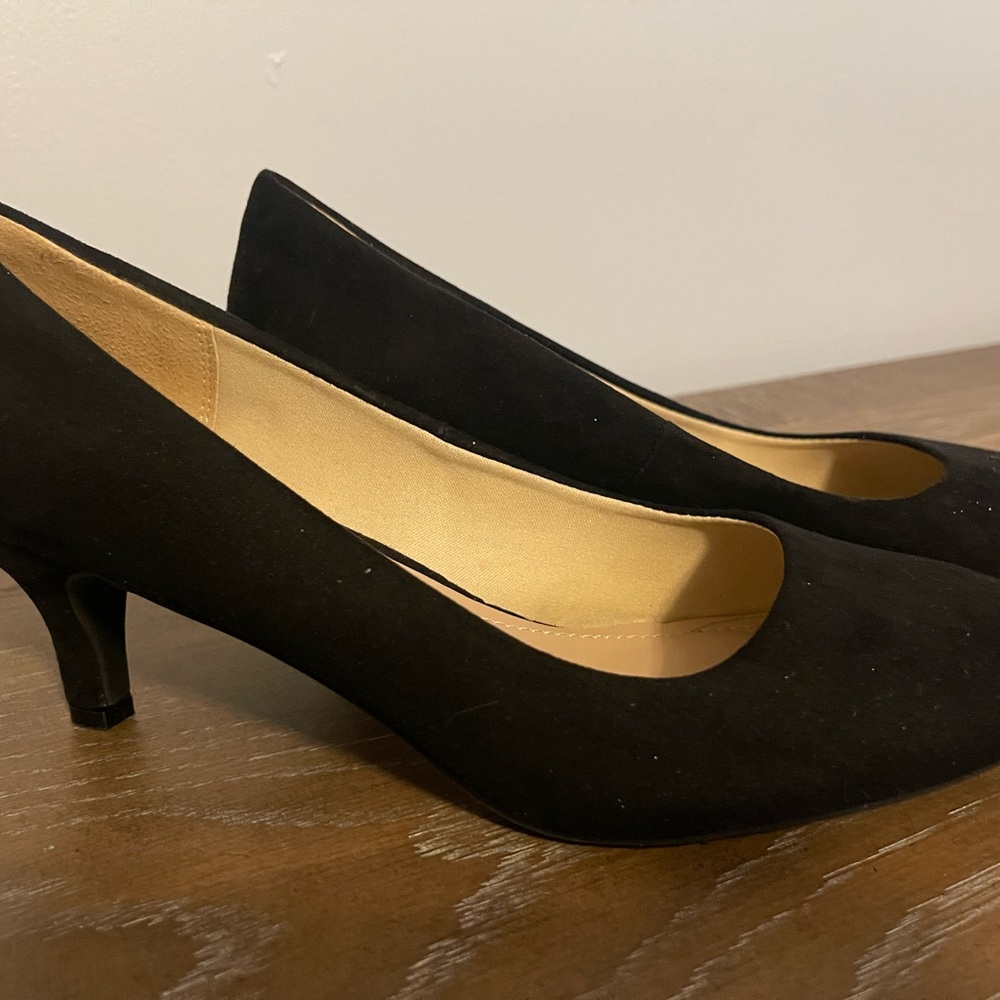 Women's size 9.5 black short heels